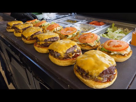 놀라운 길거리 버거! 미국 스타일 더블 베이컨 치즈버거 / Amazing street burger! American Style Double Bacon Cheeseburger