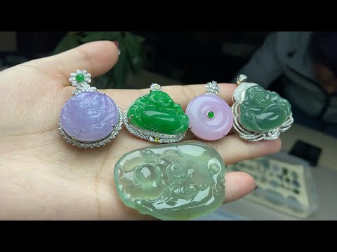 Thumbnail for 4年油管直播老店 信誉保障 无试错成本| 买翡翠 找姗姗 |翡翠姗姗|花花 2022最后一天大放漏！