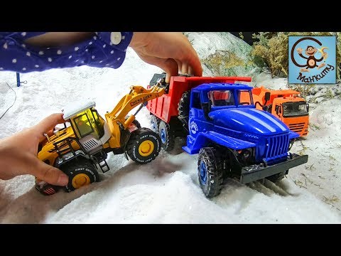Thumbnail for Дети и машинки в студии где мы снимаем мультик Маша и Медведь. МанкиТайм.