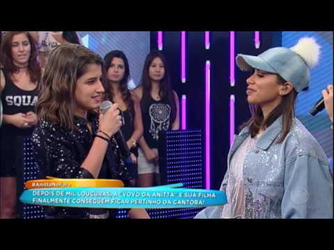 Roseli e Manuela, fãs de Anitta, ficam emocionadas ao conhecer a cantora