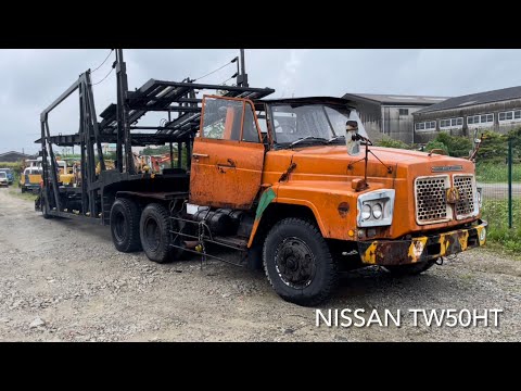 Thumbnail for ボンネットトラックに初仕事!カーキャリア修理のために工場内移動!ニッサン TW50HT 昭和の重機トレーラー