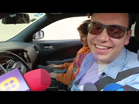 Raymix presenta a  novi0 a la prensa ???????? lo que se está comiendo ????????????