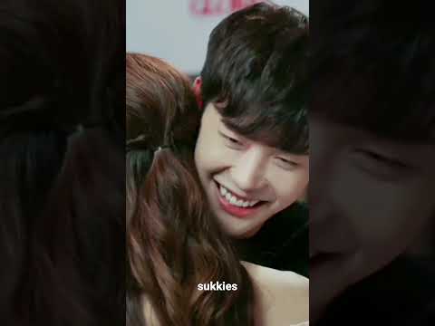 Jong Suk can't hold his laugh in hug scene ????#shorts #leejongsuk #w2w #sukkies