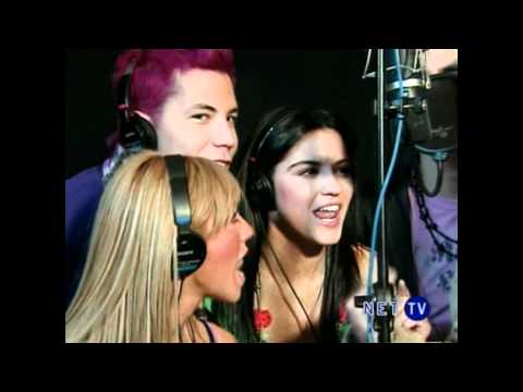 Thumbnail for Rebelde- RBD canta en el estudio HD