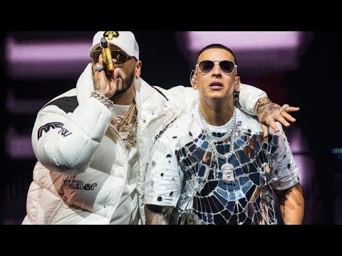 Thumbnail for Anuel AA sorprende a Daddy Yankee en el Coliseo de Puerto Rico | 3era Función Con Calma Pal Choli.