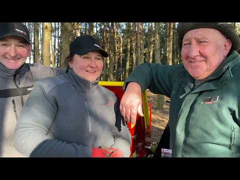 Teść ma rębak, to może oddałby mi jedną siekierę?