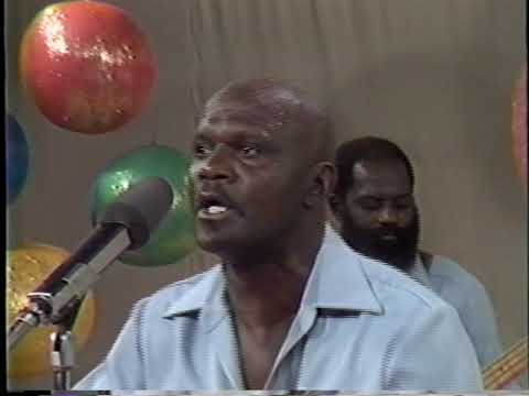 Thumbnail for CUCO VALOY Y LA TRIBU - Saqueme Eso De Ahi (80's)