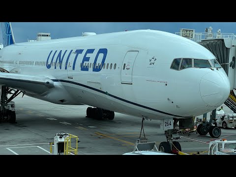 4K | Full Flight (IAH-DEN) | United Airlines Boeing 777-200 (N214UA) Economy