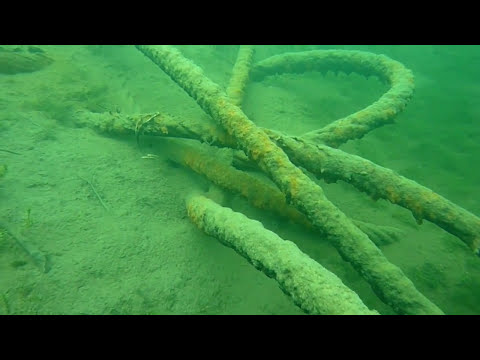 Дайвинг в глубоком карьере