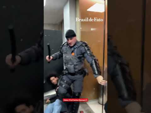 Thumbnail for PM ataca estudantes que protestavam contra projeto de escolas cívico-militares na Alesp