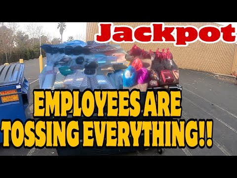DUMPSTER DIVING - 99 CENTS STORE IS GOING OUT OF BUSINESS AND EMPLOYEES ARE TOSSING EVERYTHING!!